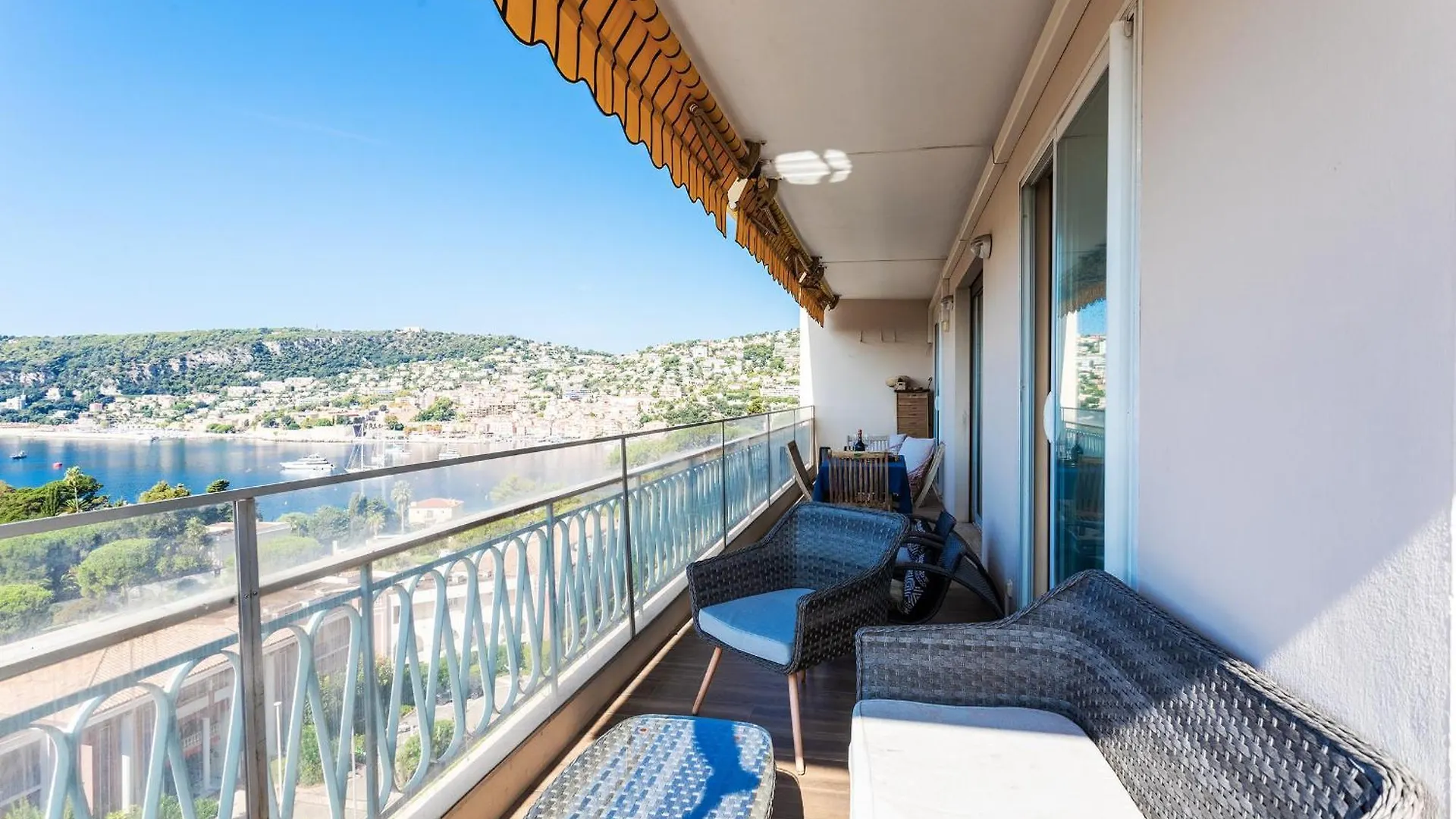 Le Miramar Ap4426 By Riviera Holiday Homes location